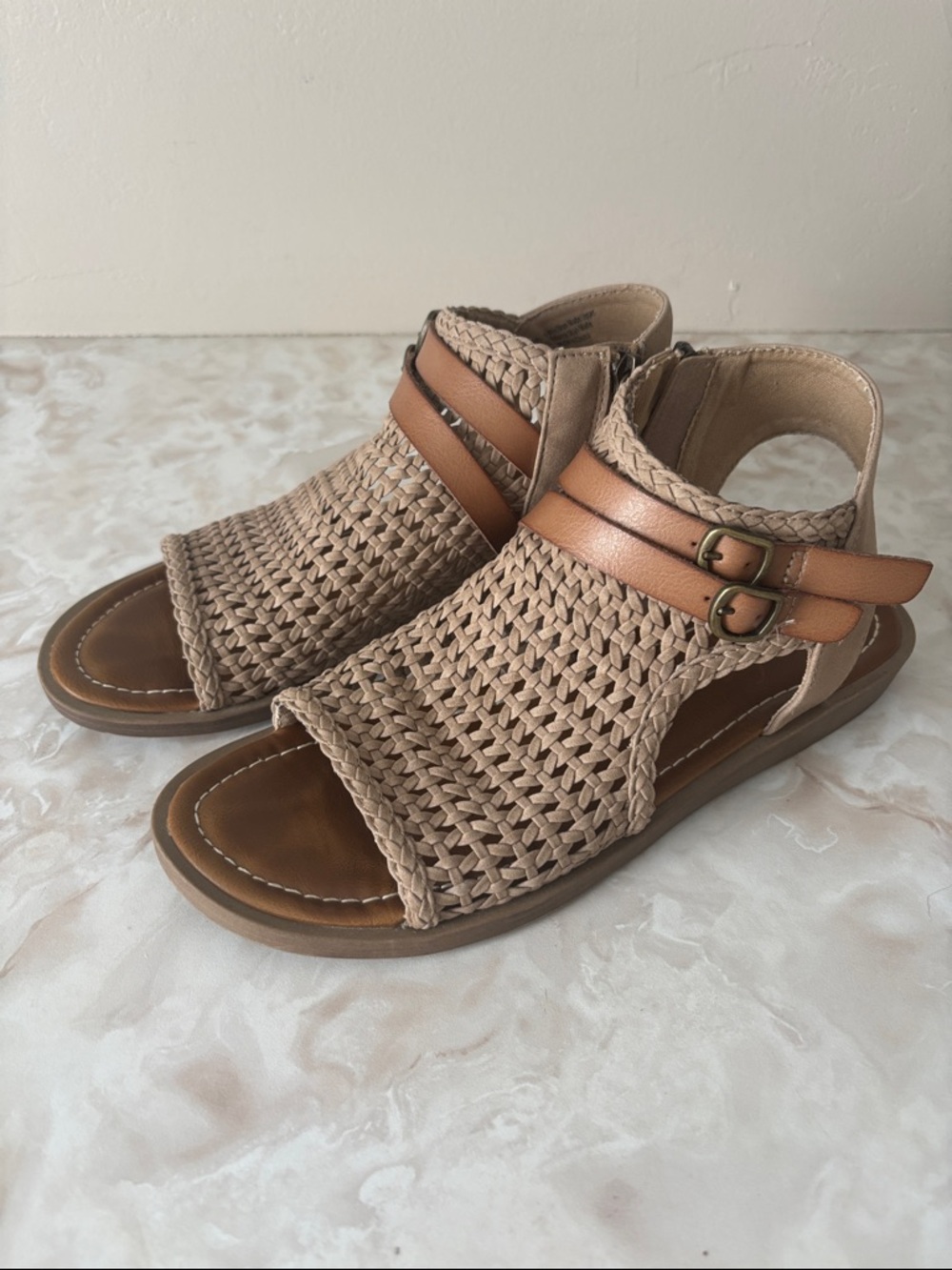 Blowfish Malibu women’s sandal size 9